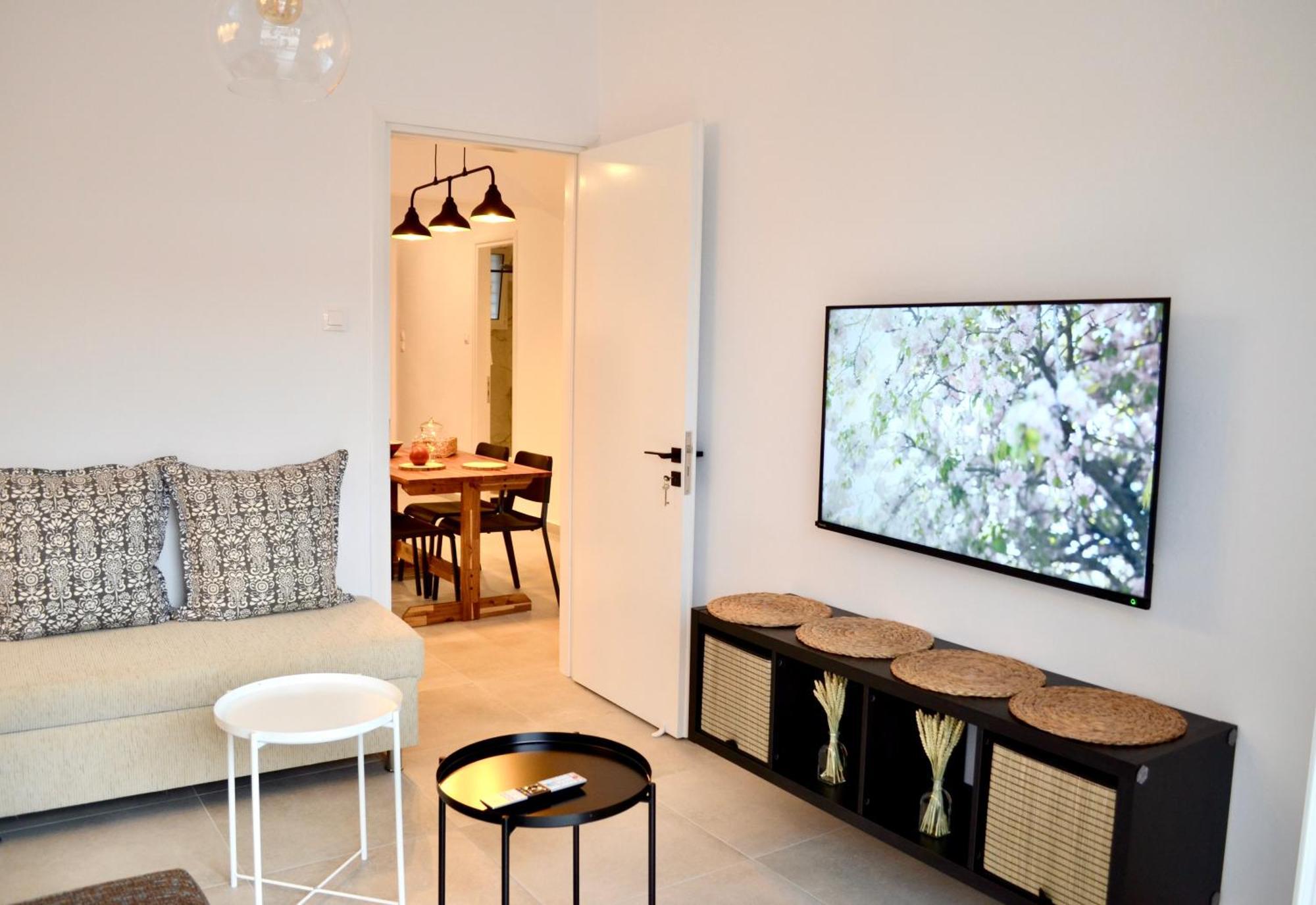 Downtown - Premium Apartment Kamena Vourla