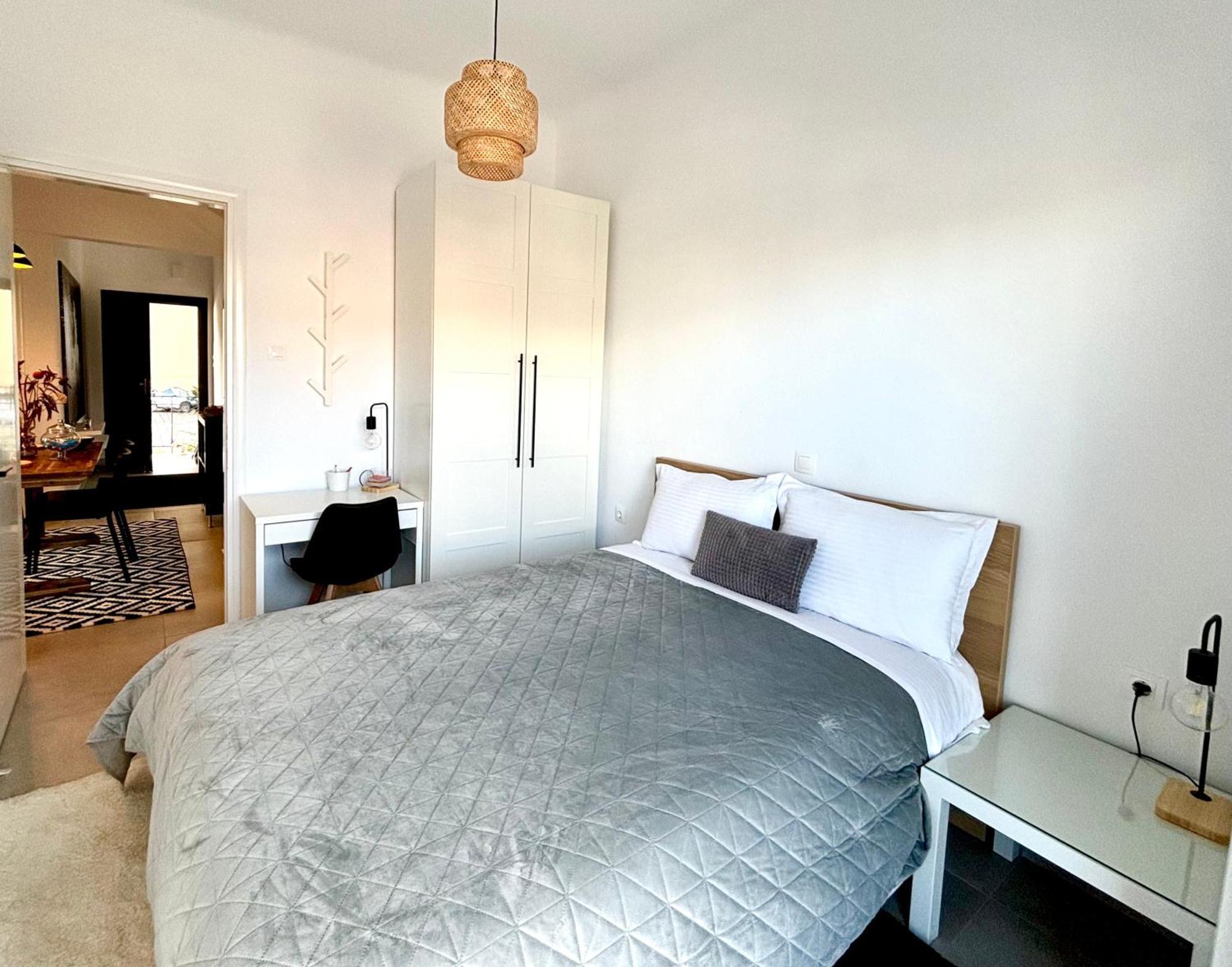 Downtown - Premium Kamena Vourla